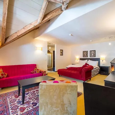 Adler Suite & Stube-3